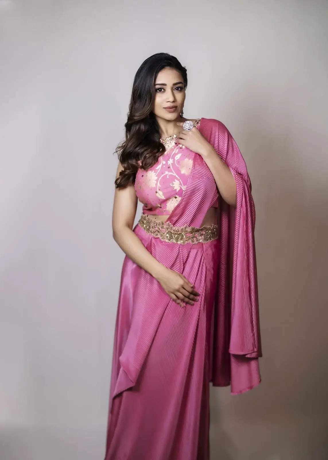 BEAUTIFUL INDIAN GIRL NIVETHA PETHURAJ IN TRADITIONAL PINK SAREE